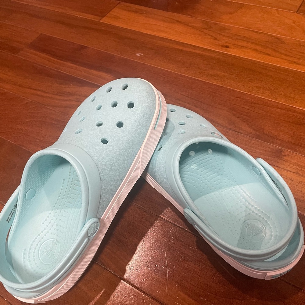 Women’s size 7 baby blue crocs - Like New